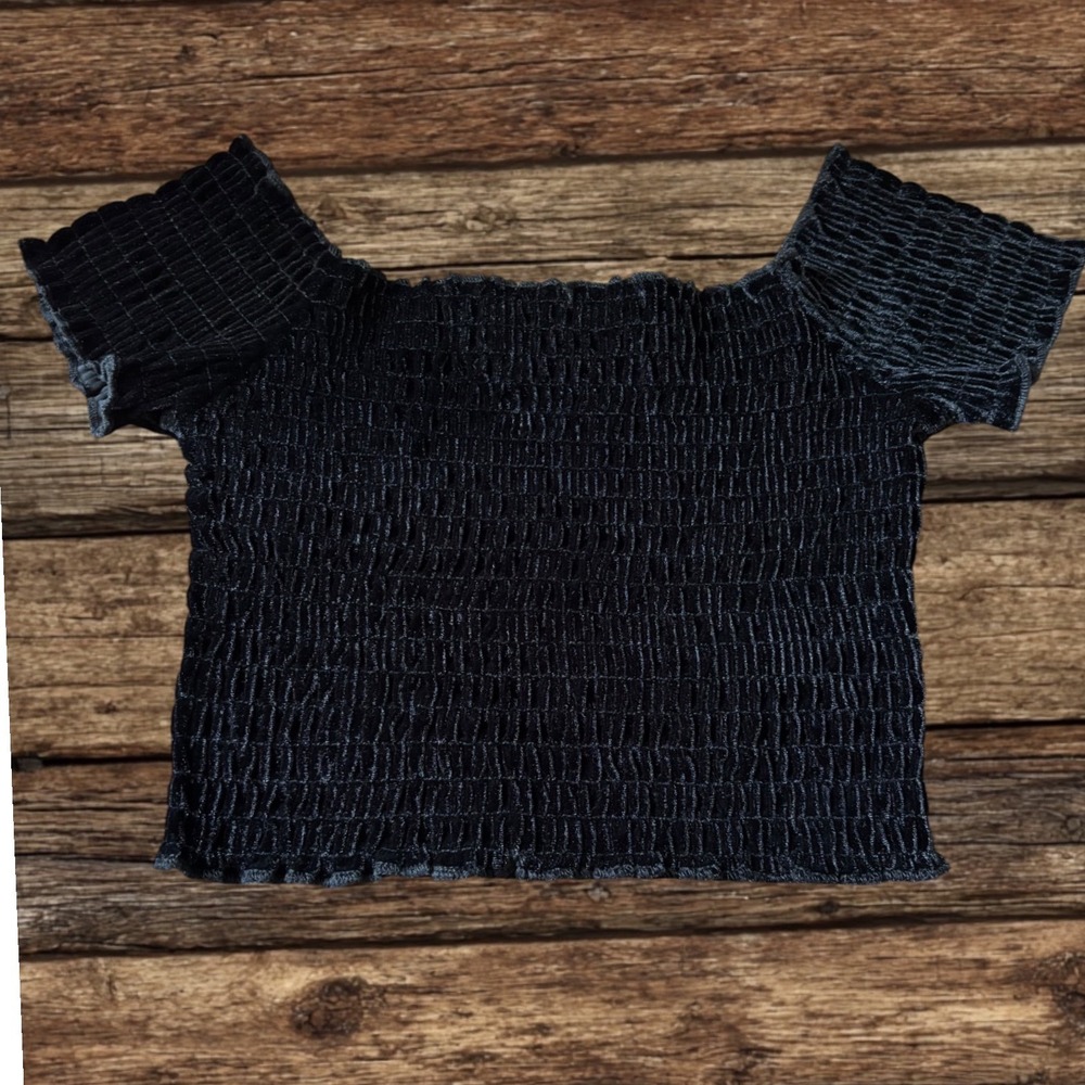 Topshop Black Smocked Off the Shoulder Crop Top Short Sleeve Coquette Edgy Goth - Picture 4 of 10